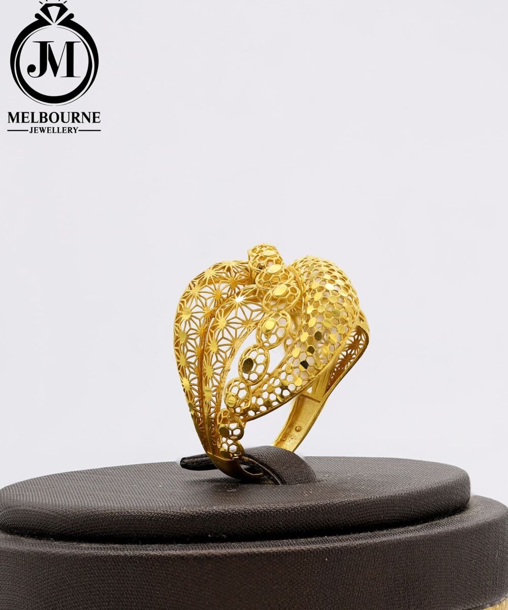 Echo Curve Ring
