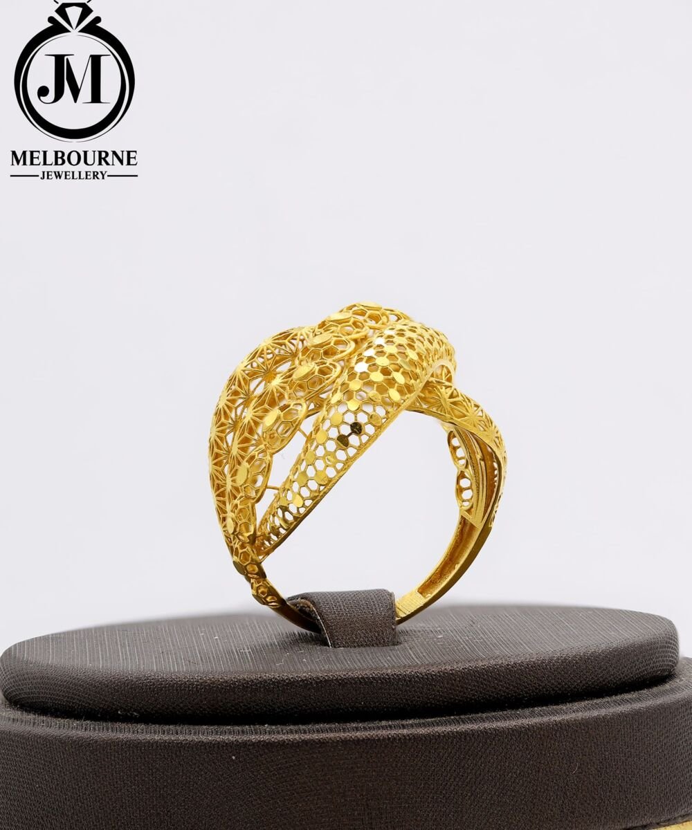 Echo Curve Ring